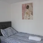 Exquisite And Modern 2 Bed Maisonette